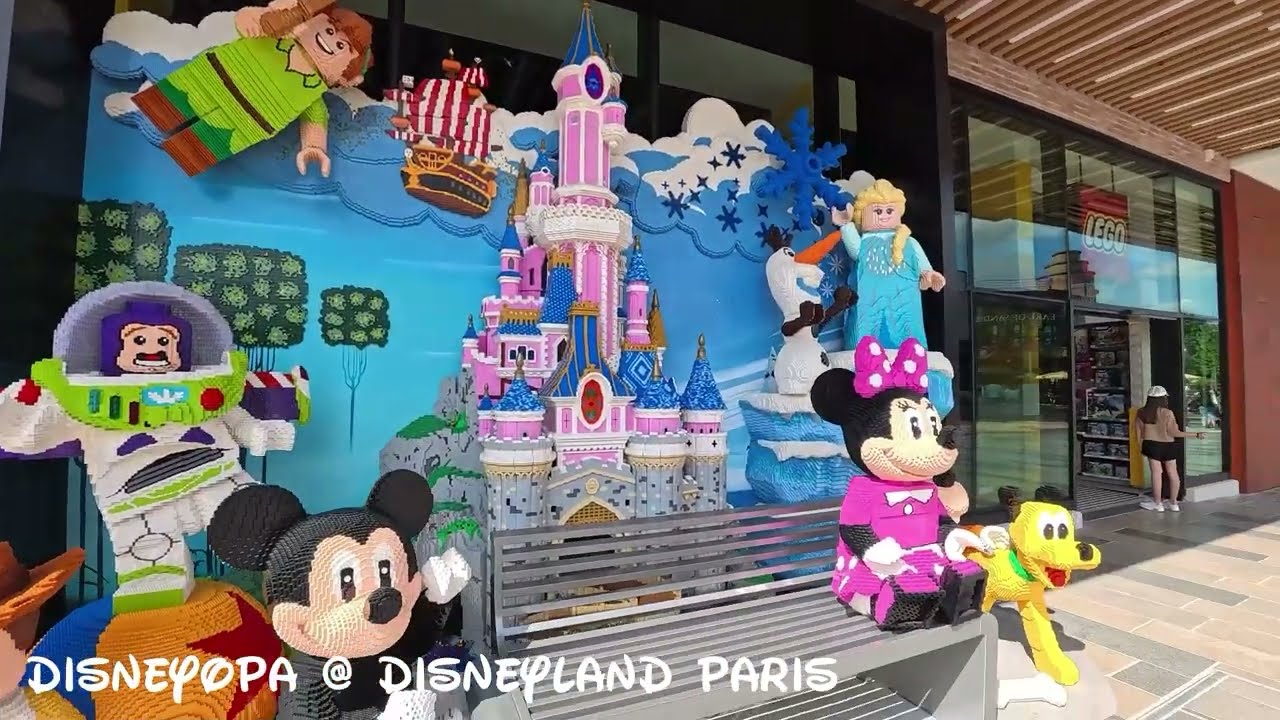 THE LEGO STORE - SHOP WALK THROUGH - Disneyland Paris - DisneyOpa
