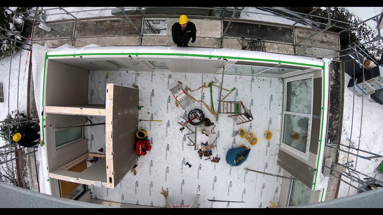 Elektro-FischerHaus steht trotz starkem Schneefall dank Vorfertigung nach nur drei Tagen