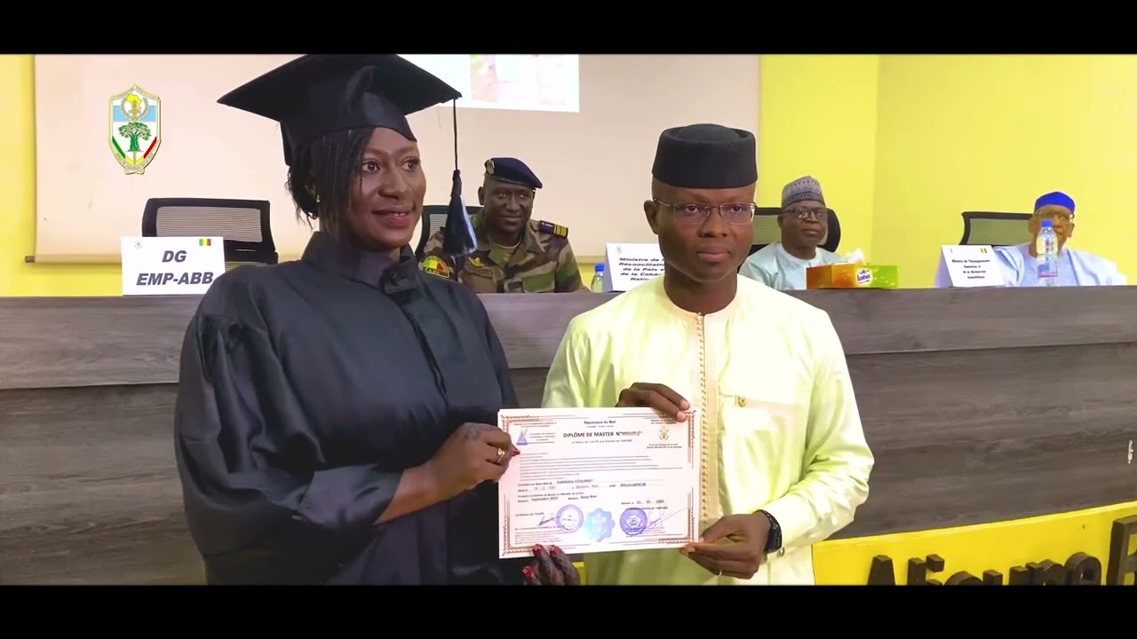 Cérémonie de remise de diplôme du Master en Maintien de la Paix et de l'Exécutive Master
