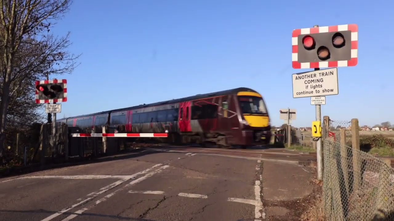 Level Crossing - Wype Road, Eastrea
