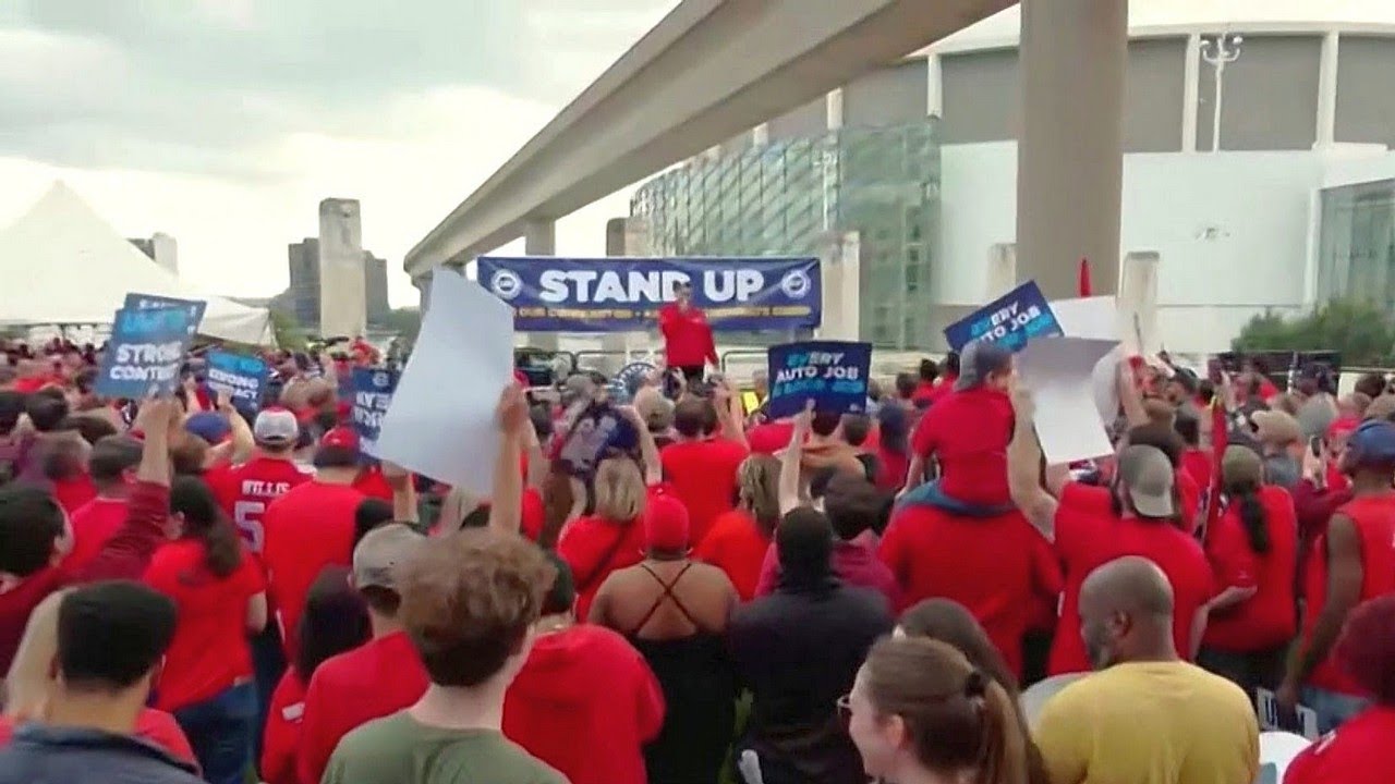 Local car dealerships prepare for blowback from UAW strike in U.S.