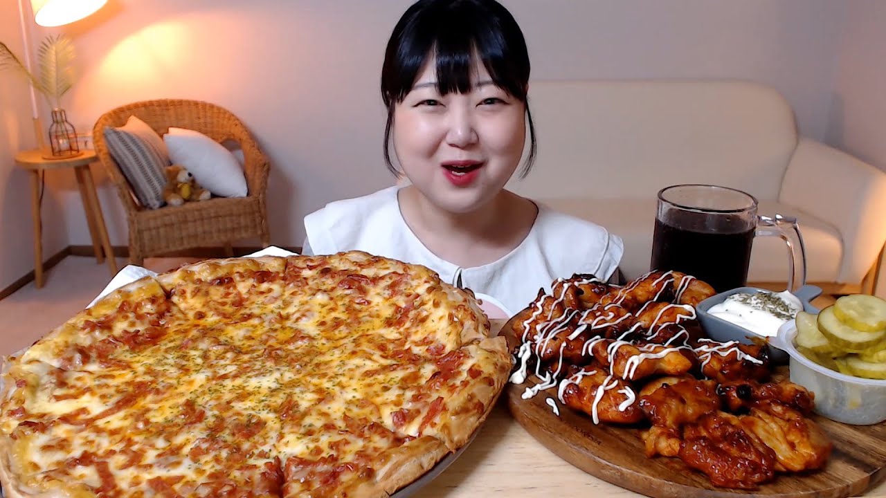 페퍼로니 듬뿍 페퍼로니 찹찹 피자 볼케이노 치킨 갈릭딥핑소스 먹방 Pepperoni pizza Spicy chicken Garlic sauce Mukbang Eatingsound