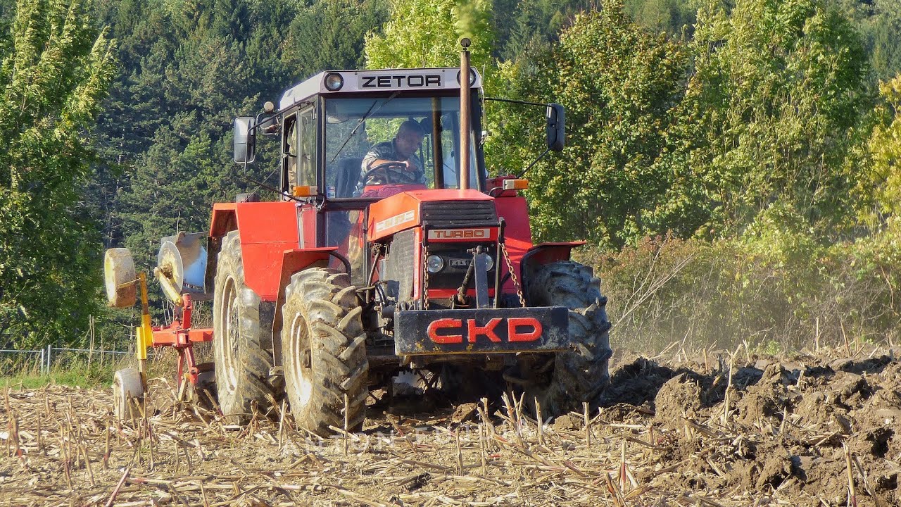 Orba Zetor Crystal 16245 + Pöttinger Servo 25 ( Ťažká orba po kukurici v suchu )