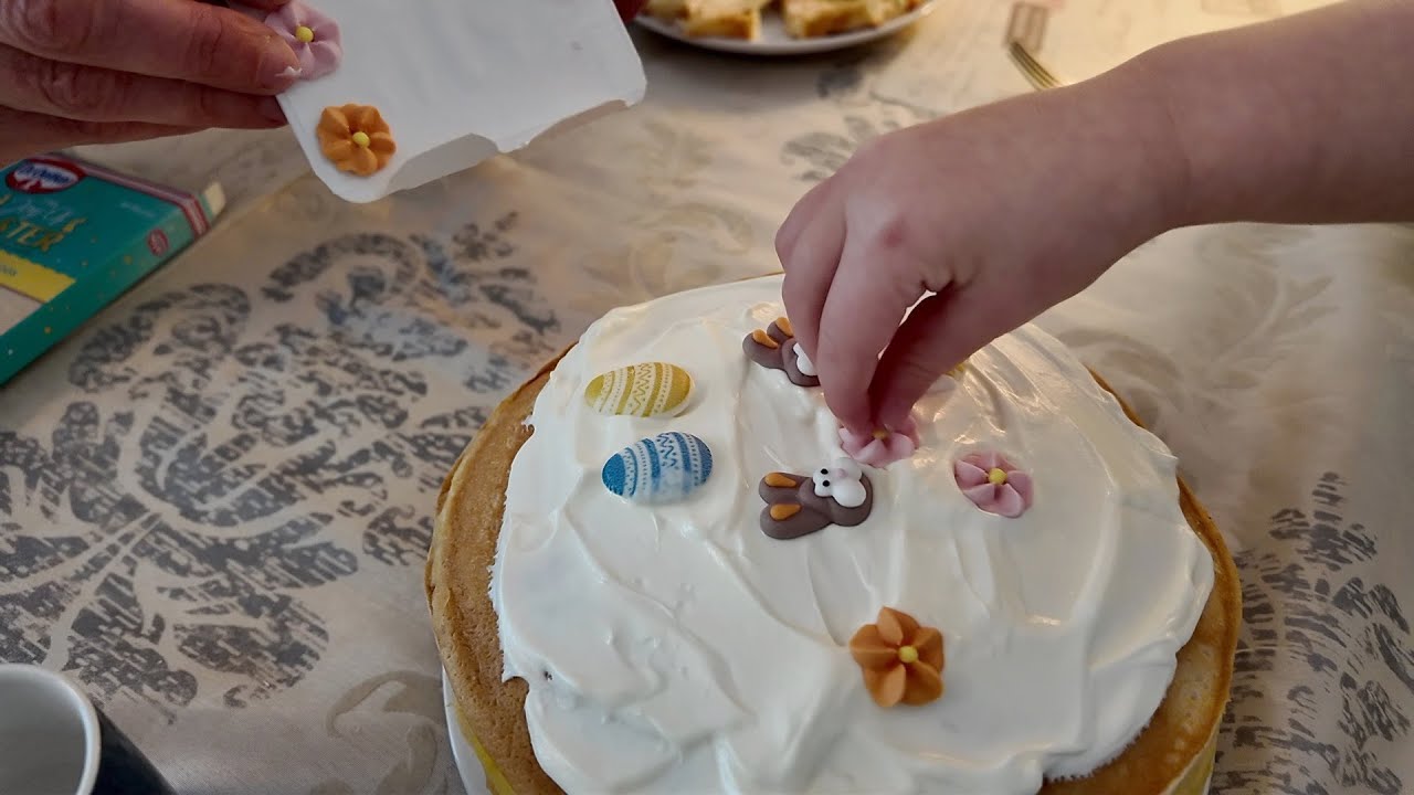 Pasen bij mijn moeder vieren en speurtocht voorbereiden| Vloggloss 3393