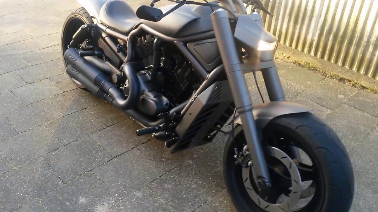 Matte´s Harley Davidson V-Rod Arnodt Airride Supertrapp Exhaust Custombike