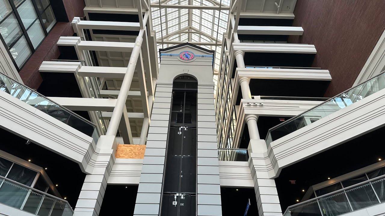 Cray Plaza (former Galtier Plaza) (St. Paul, MN) - beautiful but empty
