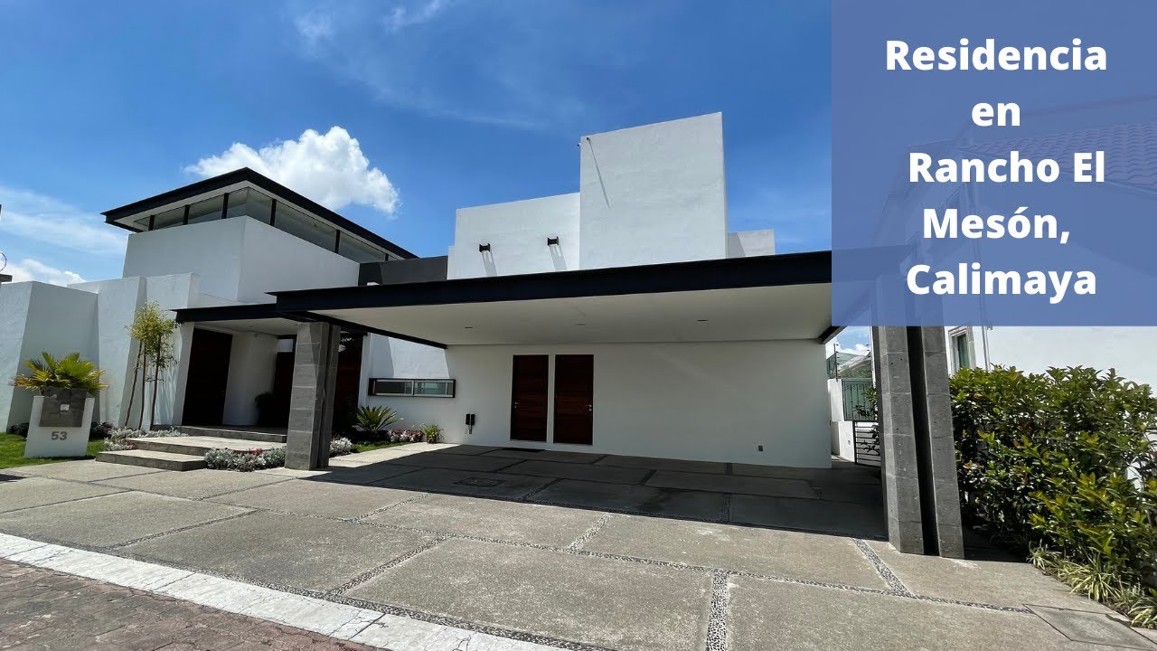 1839- Residencia con doble terreno y un gran jardín en venta, en Calimaya Estado de México