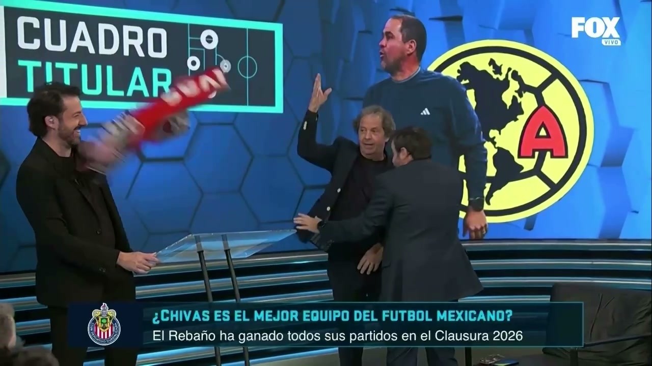 🤣RUSO BRAILOVSKY AVIENTA BUFANDA DE CHIVAS QUE LE REGALO CEBALLOS