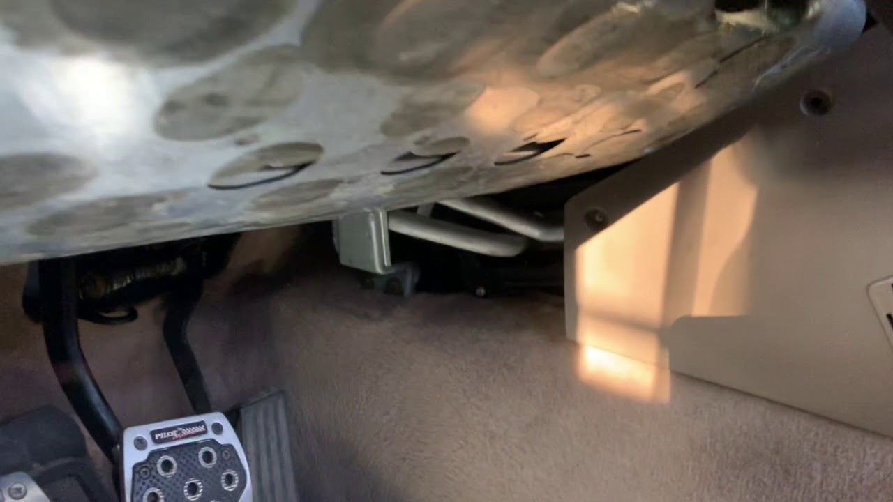 bmw z3 - brake light switch