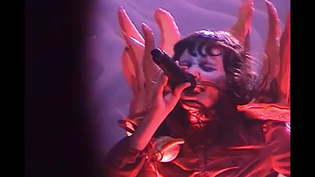 Magdalena Bay - Killshot [live]