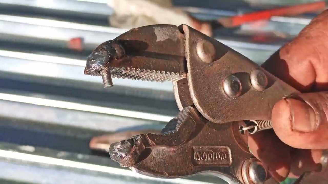 ALICATE DE FURAR FITA DE PORTA DE AÇO CASEIRO | COMO FAZER OU ADAPTAR? | BARATO, SIMPLES E FÁCIL