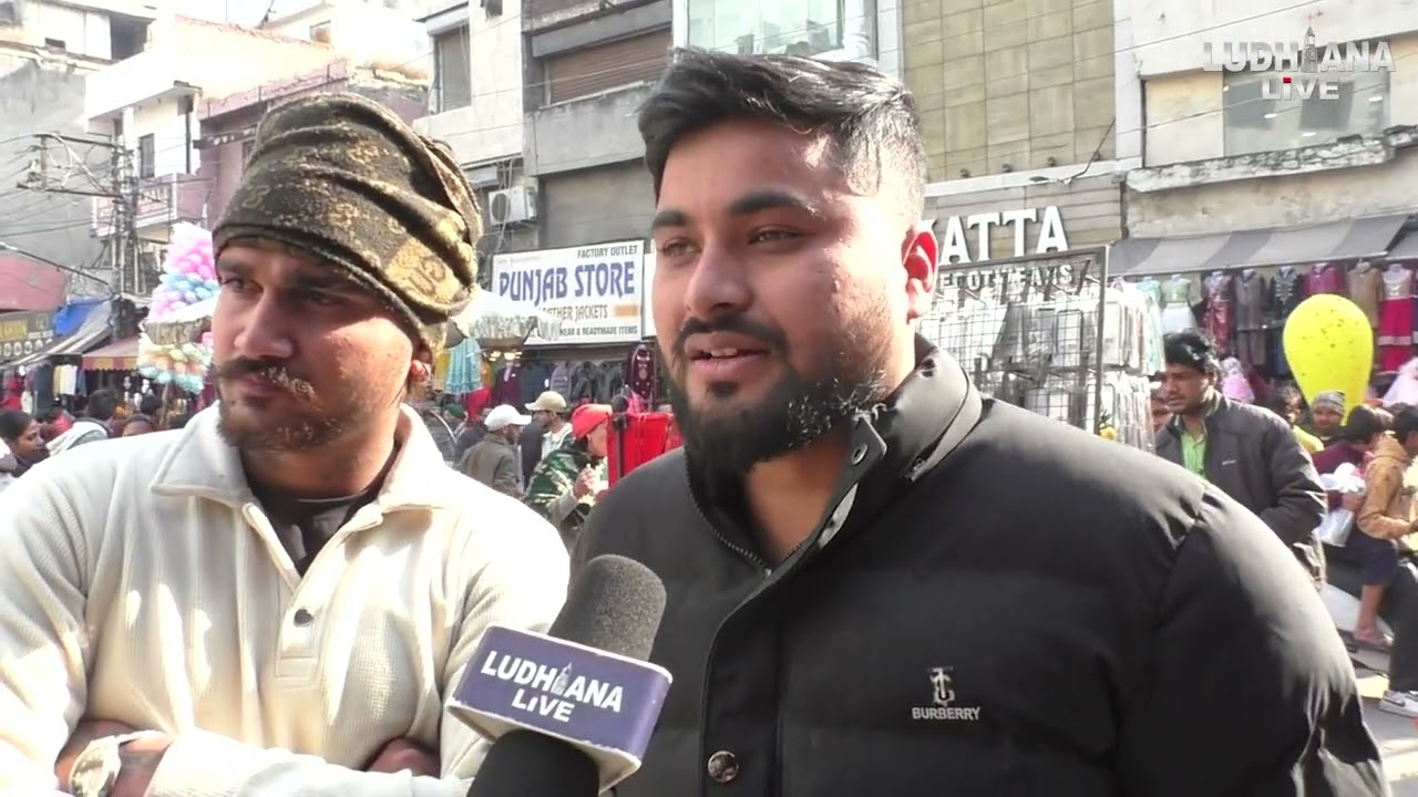 ਈ ਰਿਕਸ਼ਾ ਕਾਰਨ ਲੁਧਿਆਣੇ ਦੇ ਚੋੜਾ ਬਾਜ਼ਾਰ ਵਿੱਚ ਲੱਗ ਰਿਹਾ ਭਾਰੀ ਜਾਮ। ਚੋੜਾ ਬਾਜ਼ਾਰ ਦੇ ਦੁਕਾਨਦਾਰਾਂ ਨੇ ਕੀਤੀ ਮੰਗ।