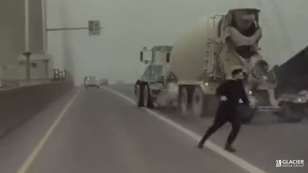 Man nearly hit by oncoming cement truck on B.C. bridge