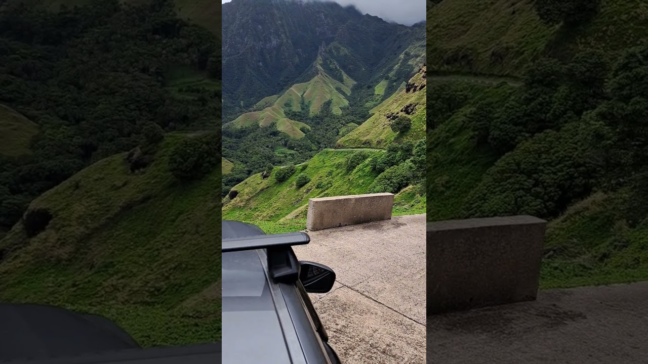 Descente en voiture dans la baie des Vierges (Hanavave) &agrave; Fatuiva
