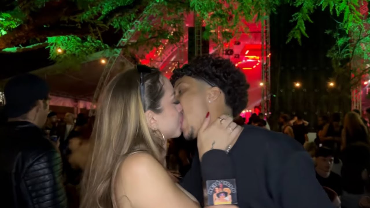 ELA ERA A MAIS LINDA DA FESTA… E ESCOLHEU O MEIOKILLO