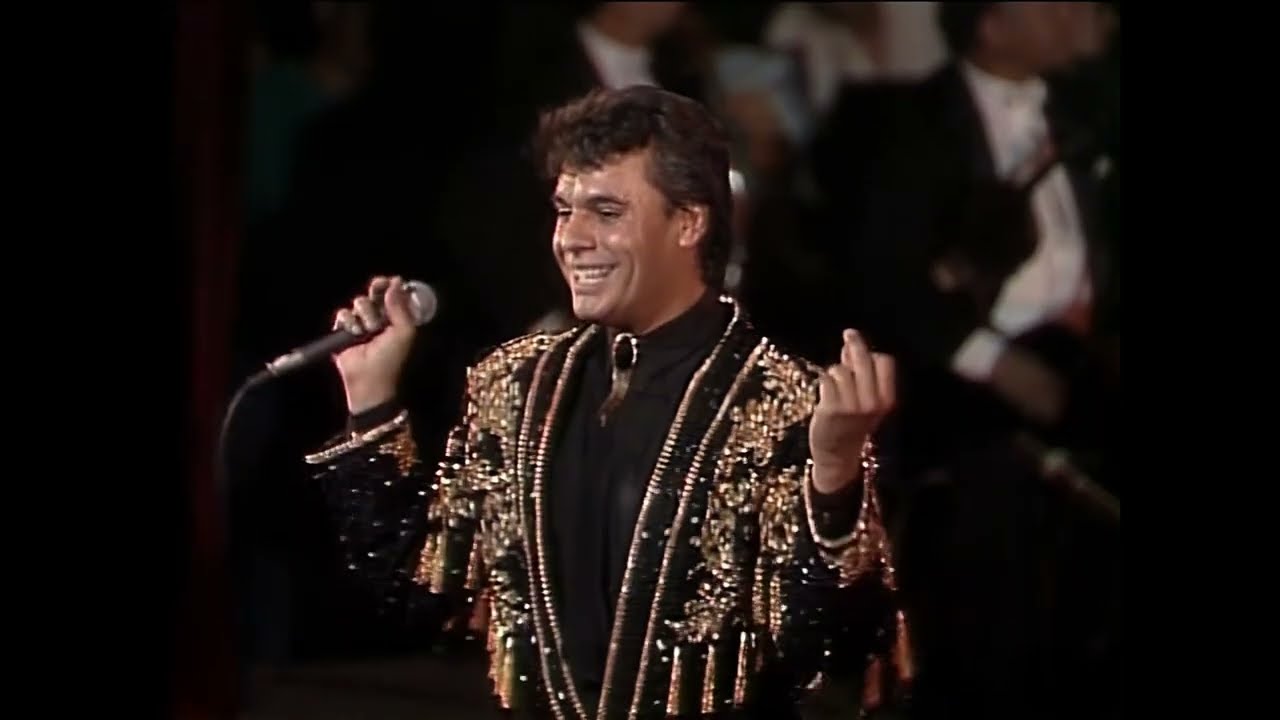JUAN GABRIEL 4K - Popurr&iacute; Bellas Artes ***La Negra tomasa, Caballo viejo, Adoro*** (Video Censurado)