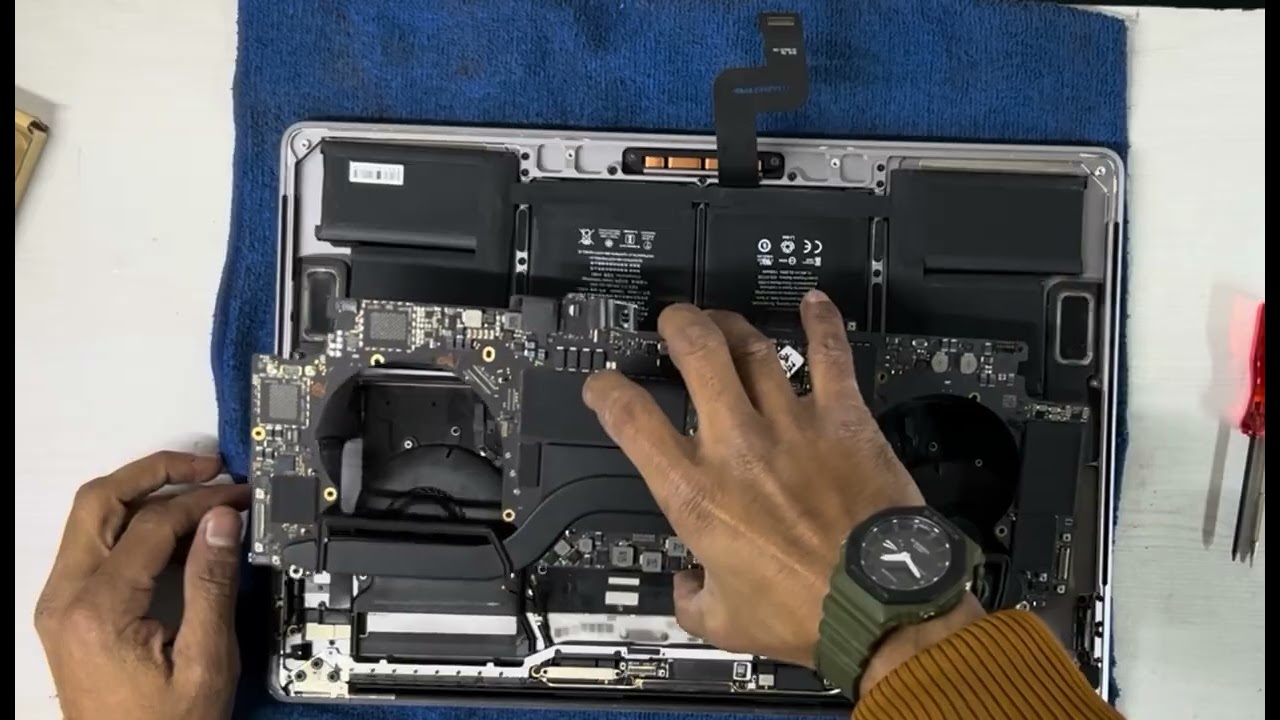 MacBook Pro a1990 battery replacement 
