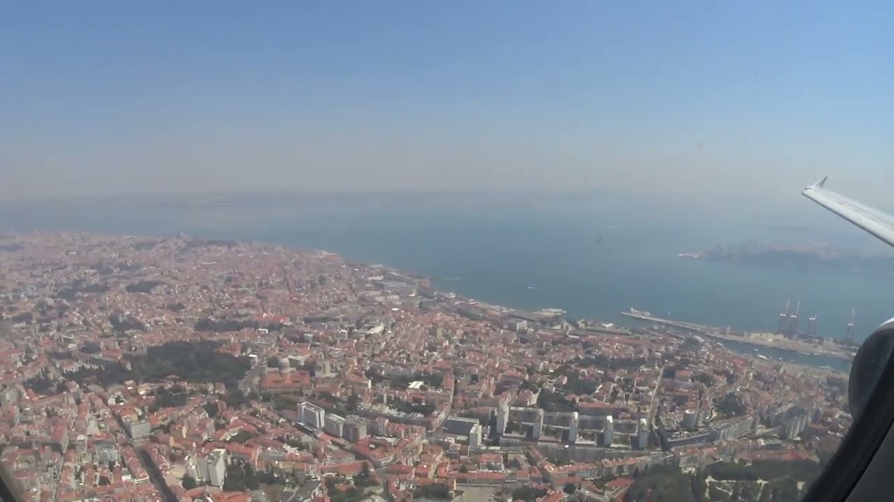 Whole flight from Funchal (FNC) to Lisbon (LIS) in July 2022
