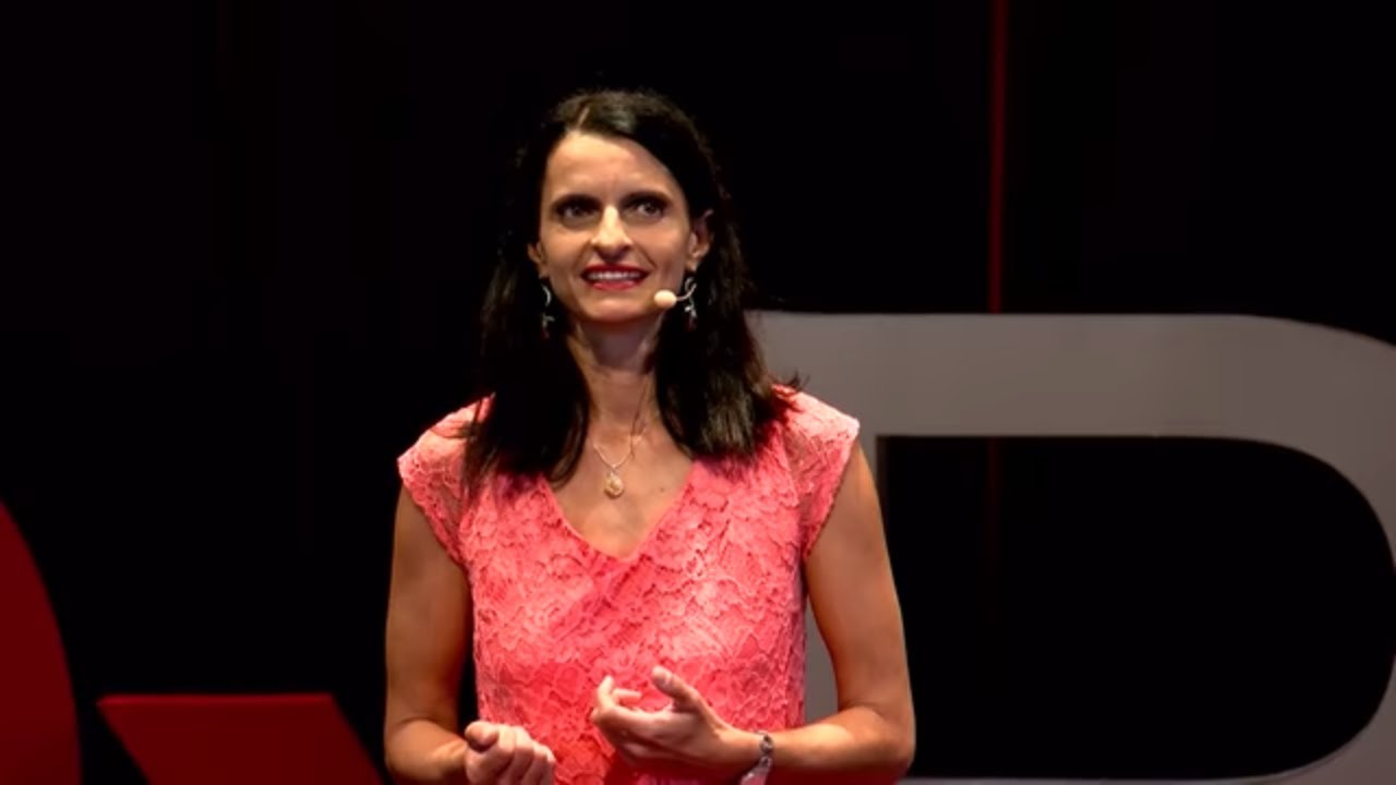 Le bonheur au travail : une révolution | Létitia FRAYSSE | TEDxRéunion