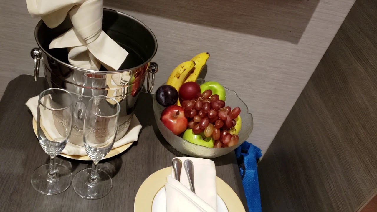 MSC MERAVIGLIA YACHT CLUB INTERIOR ROOM 16010