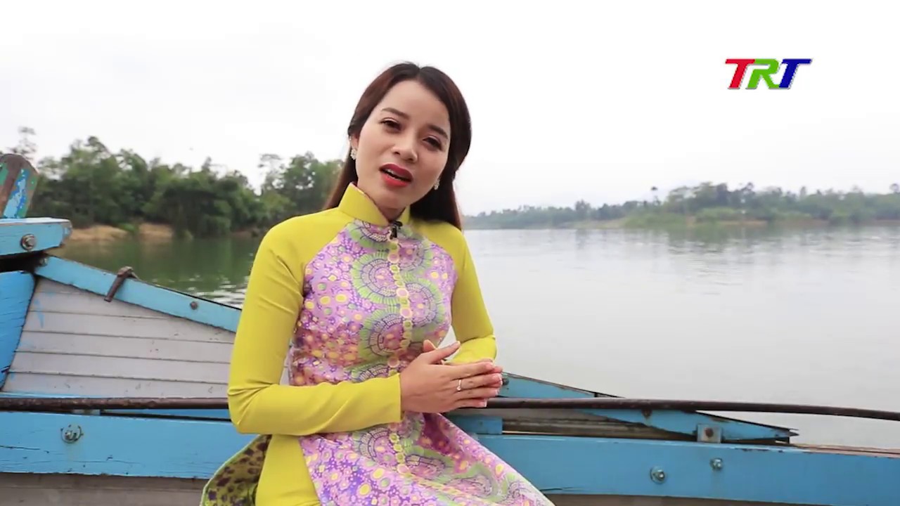 SÔNG HƯƠNG VÀ LĂNG TẨM HOÀNG GIA