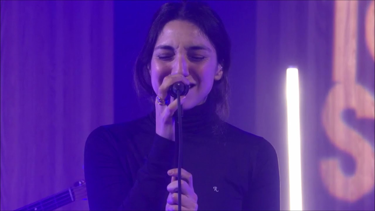 Intergalactic Lovers - Bobbi [live]