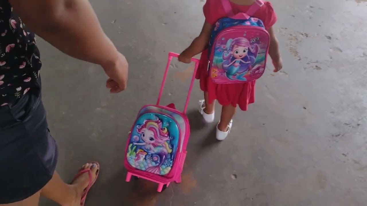 Primeiro dia de aula,e ela gostou muito 🤭👏