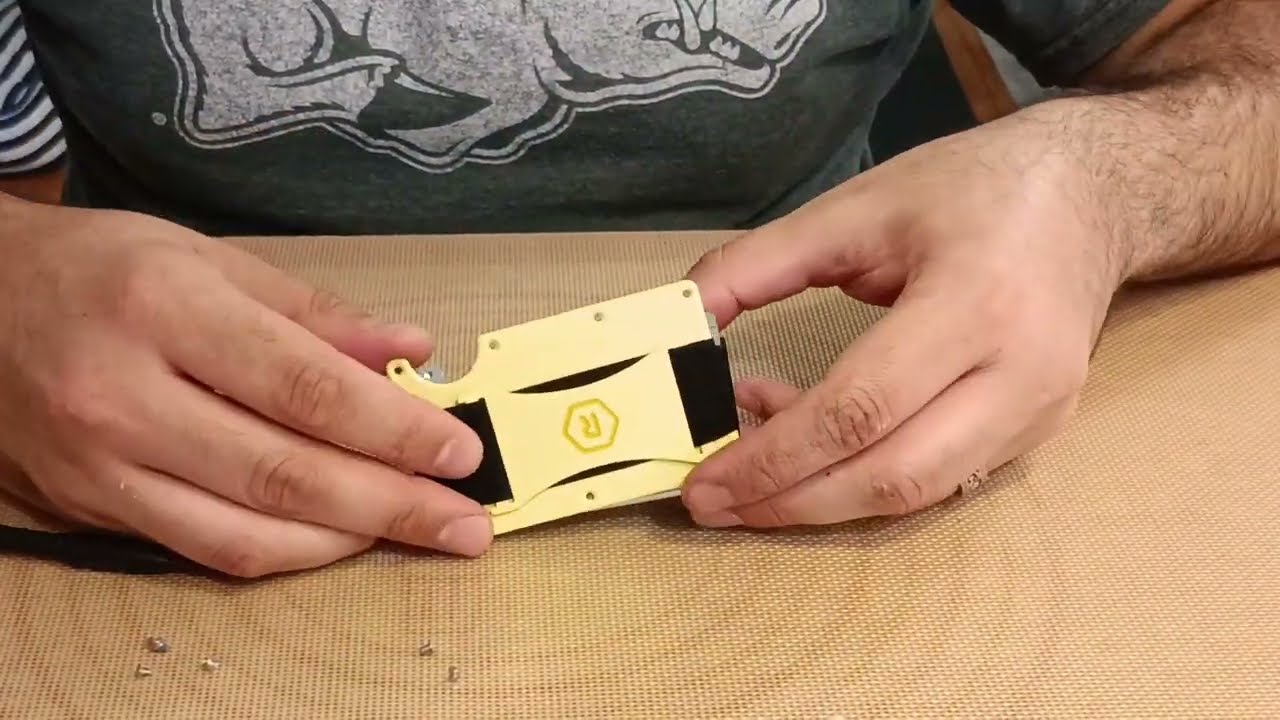 Ridge wallet how to install money clip and Apple Air Tag