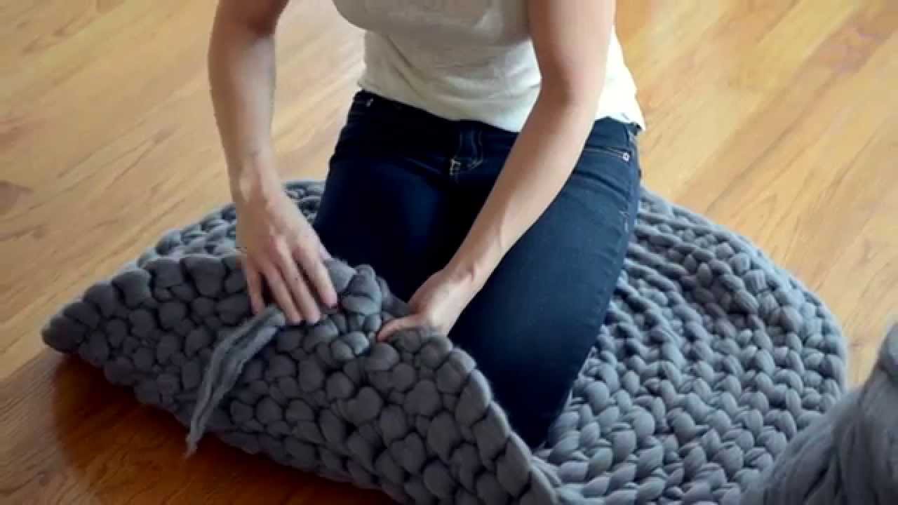 Как связать крючком гигантский круглый коврик без шитья