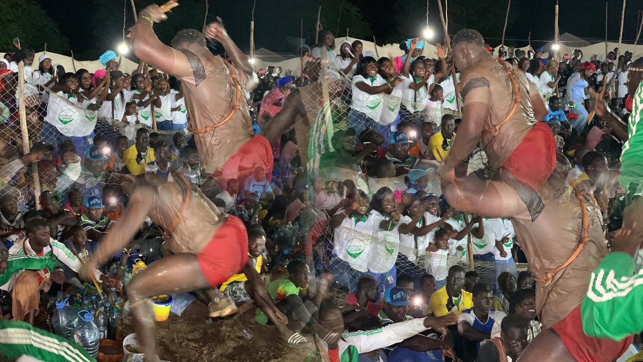 Ambiance de BROSS EL BANDIT devant le public de SIMAL Lamb MBELANE de SIMAL le 02 juin 2025