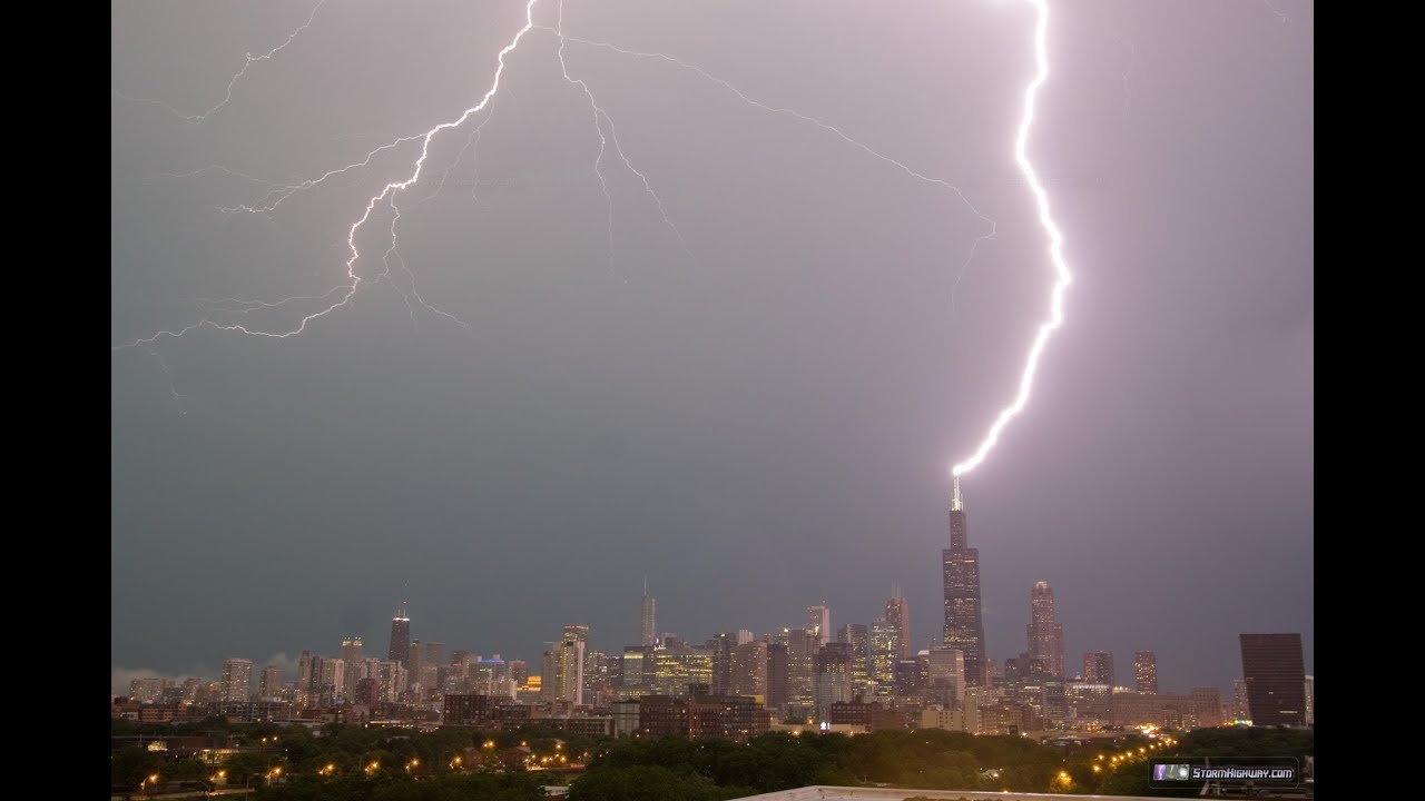 Lightning repeatedly strikes the Sears (Willis) Tower in Chicago - June 30, 2014