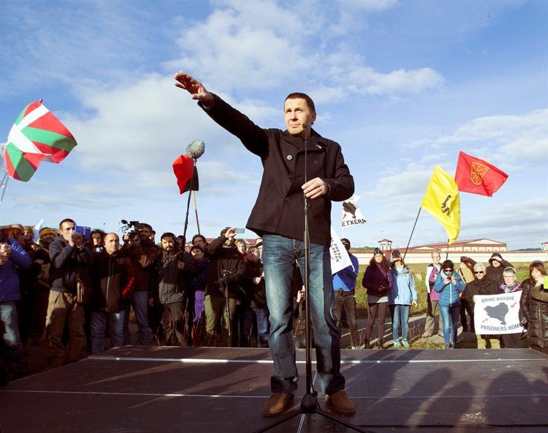 Otegi sale de prisión apostando por la independencia
