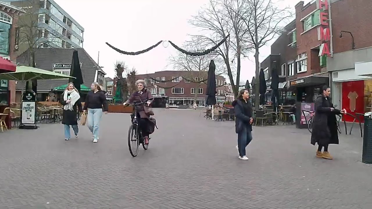 Angelsloerdijk,  Emmen centrum, Emmermeer, Valtherbos