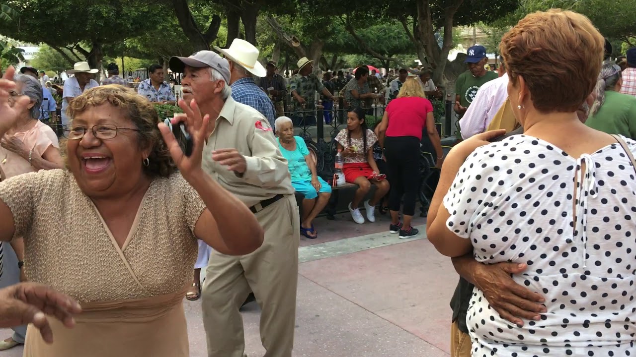 Plaza de Armas. Torreón Coahuila. Tardeada 