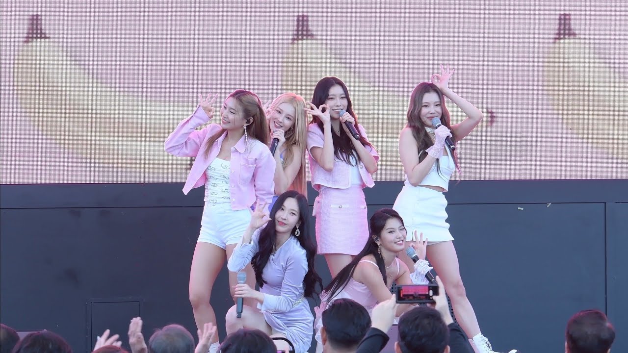221008 모모랜드(MOMOLAND) 전체직캠- '바나나차차' {애니타운페스티벌 개막식 축하공연}