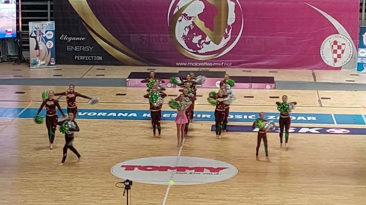 Mažoretky GYTTA - pódio pom junior