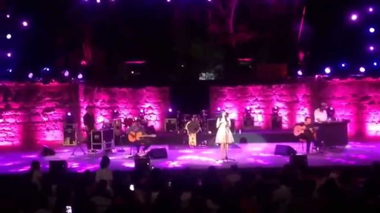 Indila - Thug Mariage / Dreamin' - International Festival of Carthage 2015