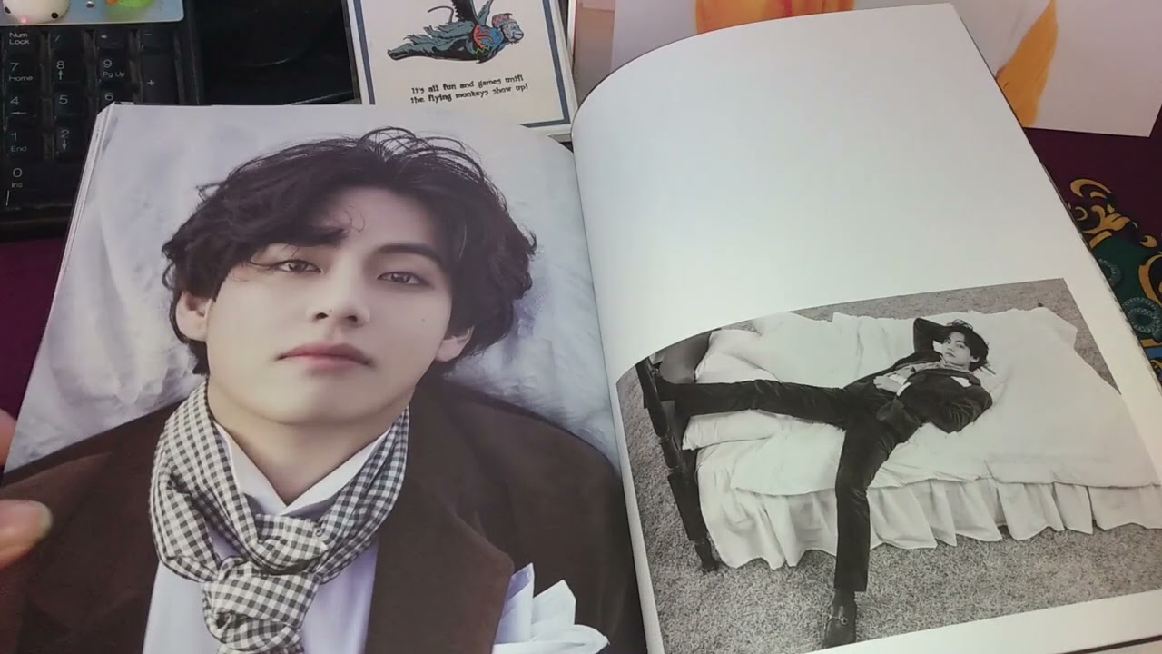 BTS Unboxing BTS V Special Photo-Folio Me, Myself, and V Veautiful Days