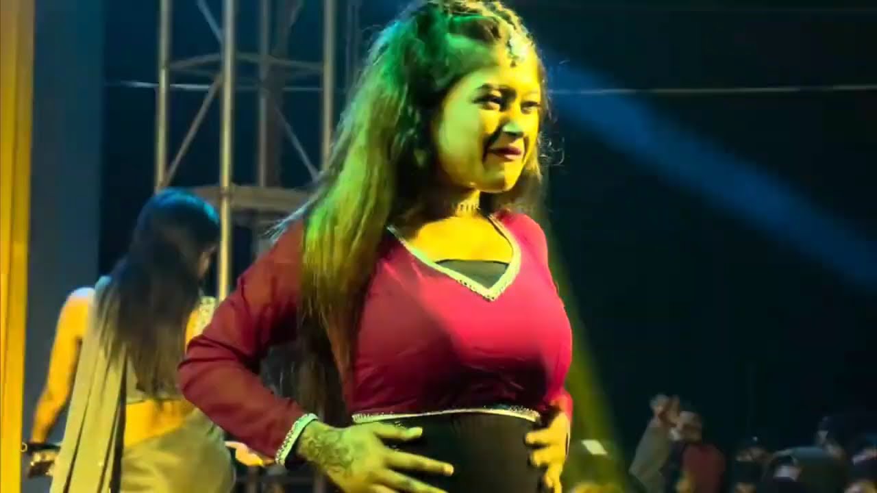  #Dhori Me 32 GB Ram Ba Hungama Bhojpuri Hit Song Dance Hungama 4k-Video Akter Dance Miss Misty 