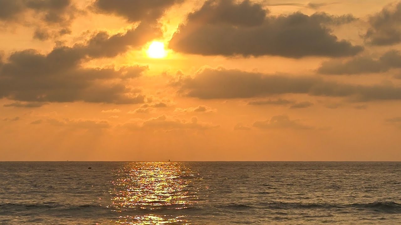 Sunset.  Karon beach. Thailand 23.02. Life