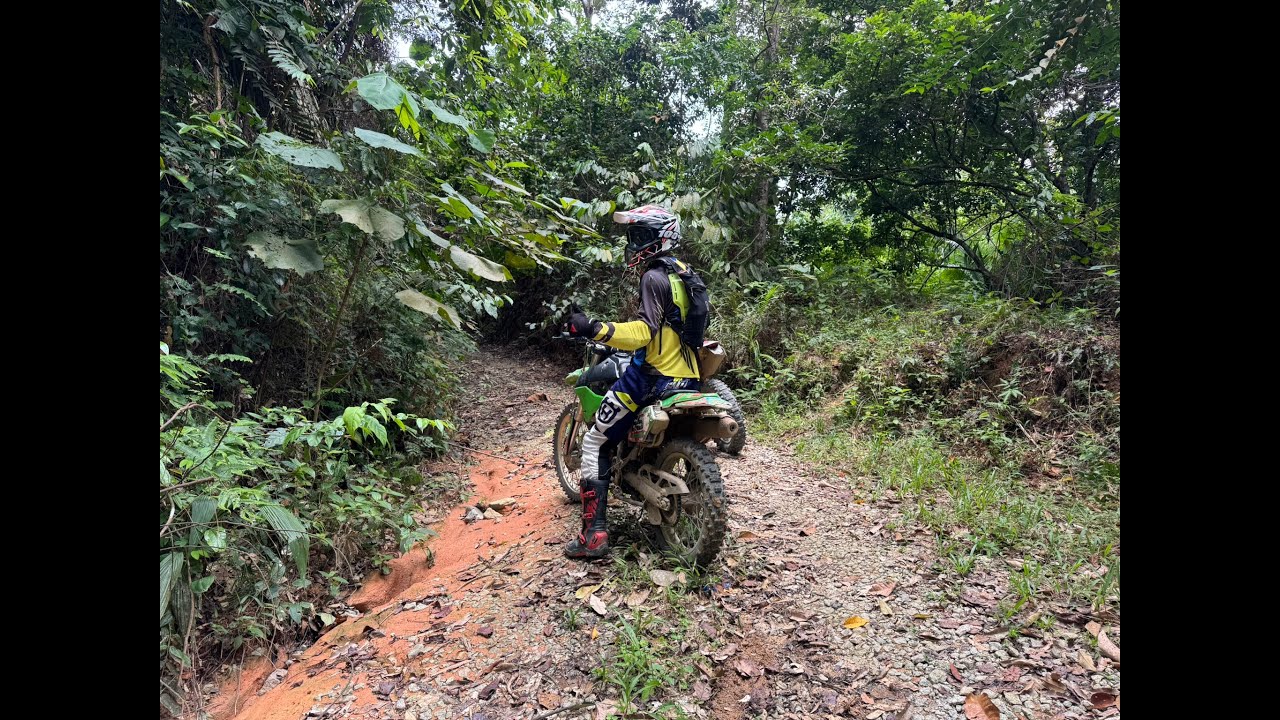 Malaysia Day 2: More dirt biking with Moto Maniac's and exploring a night market