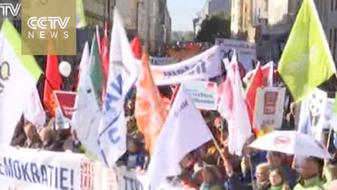 Massive protests in Berlin against TTIP
