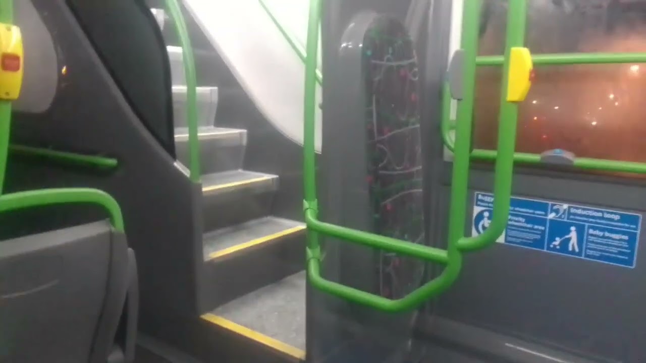 FL OME46033 On Bus Route 295