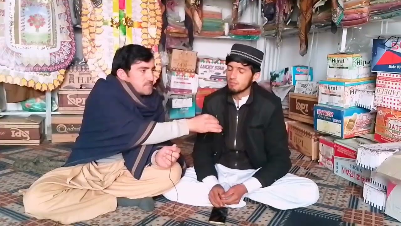 ہر قسم زنانہ اور مردانہ کپڑے مناسب ریٹ پر دستیاب ہیں 