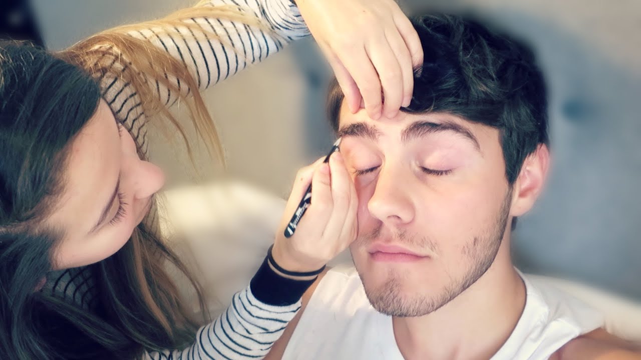 Zoe Plucks My Eyebrows!