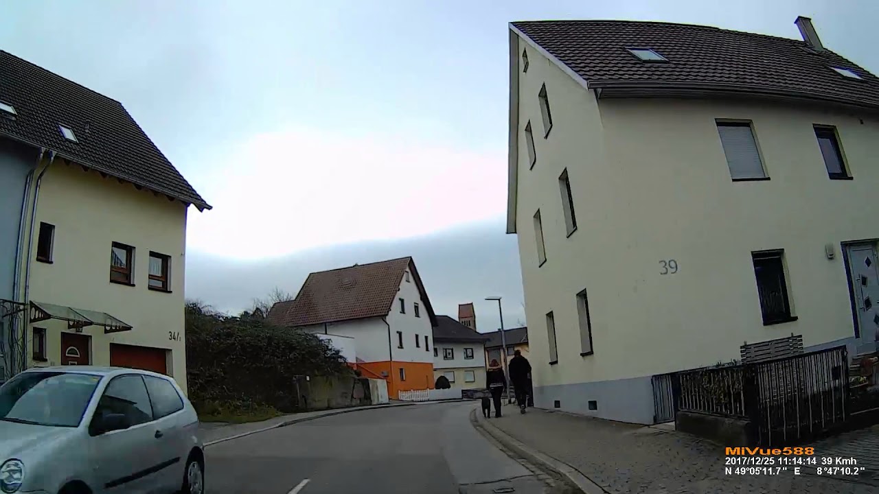 D: Flehingen. Gemeinde Oberderdingen. Landkreis Karlsruhe. Ortsdurchfahrt. Dezember 2017
