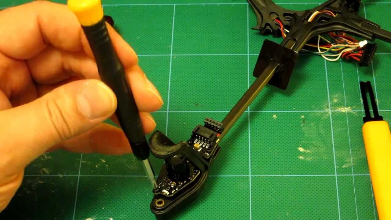 Parrot AR Drone 2.0 - Repair Part 3 of 4 - Removing Motors & Reinstalling Motors