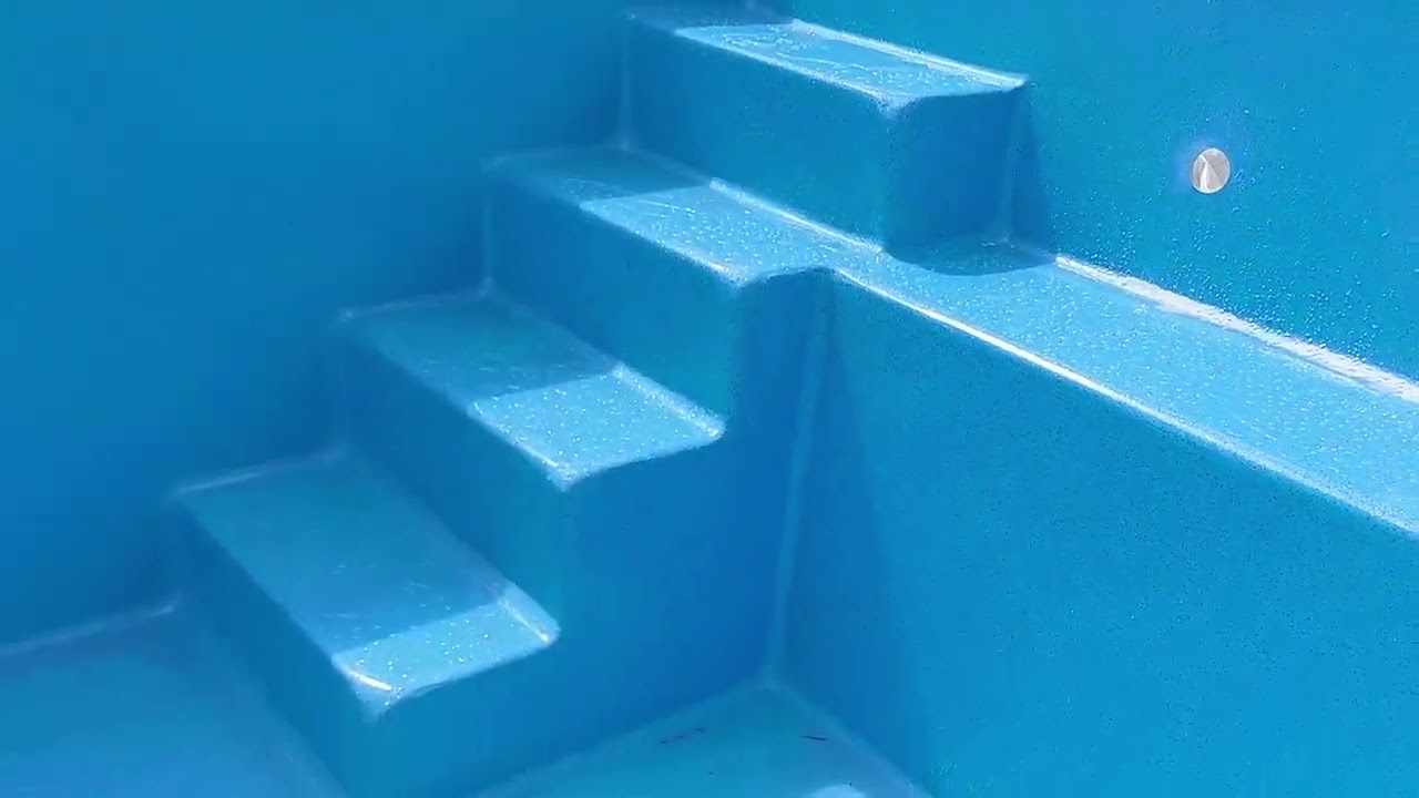 בריכה בשילוב זכוכית 0549539007
