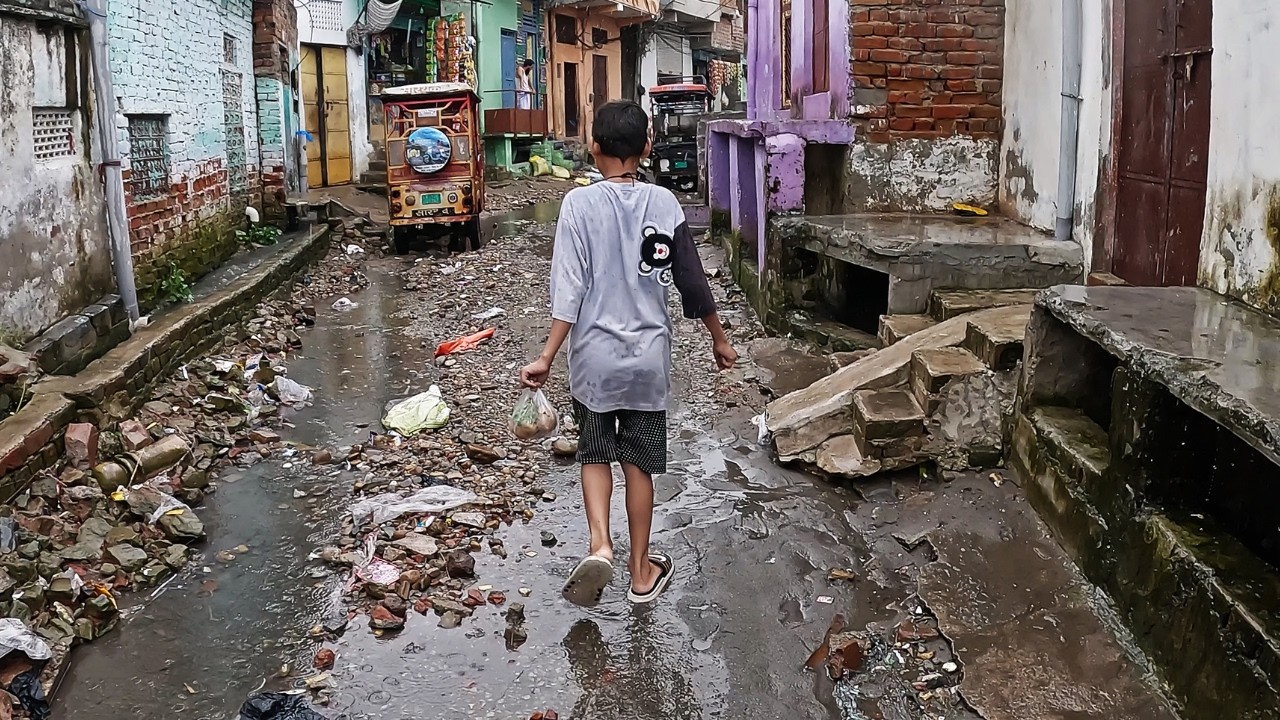 Floods and Garbage Everywhere | SlumTour in the Rain | Jaipur, India 4K