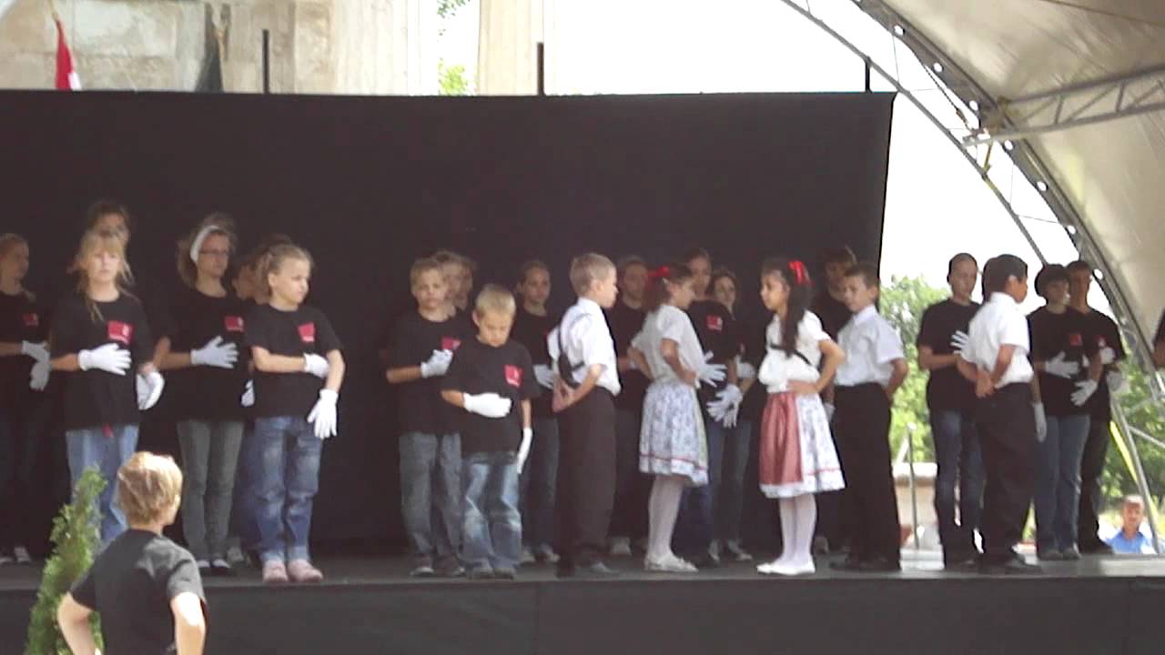 Siketnéma gyerekek előadása - 2011 Ópusztaszer